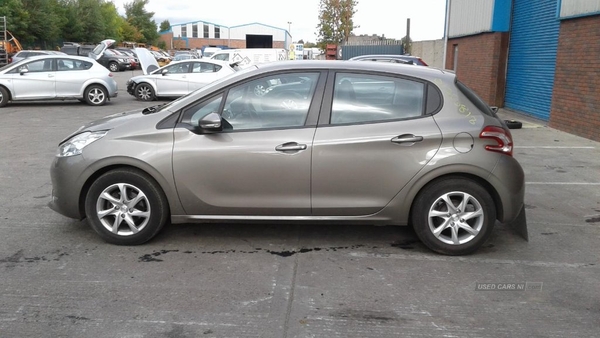 Peugeot 208 in Armagh