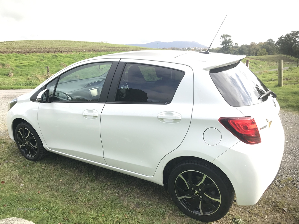 Toyota Yaris SPORT VVT-I in Down