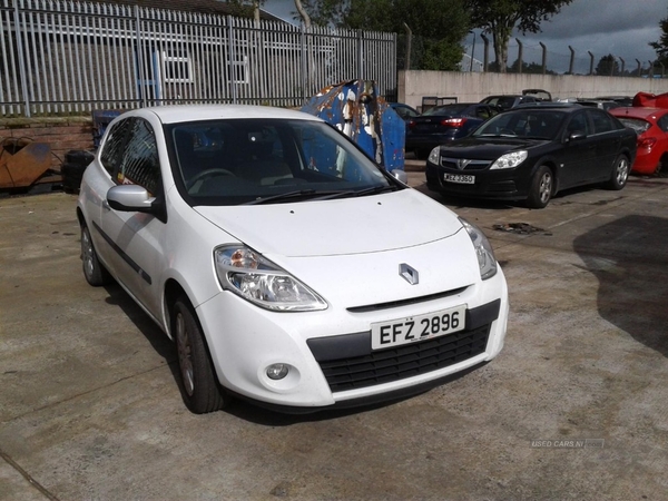 Renault Clio I-MUSIC 16V in Armagh