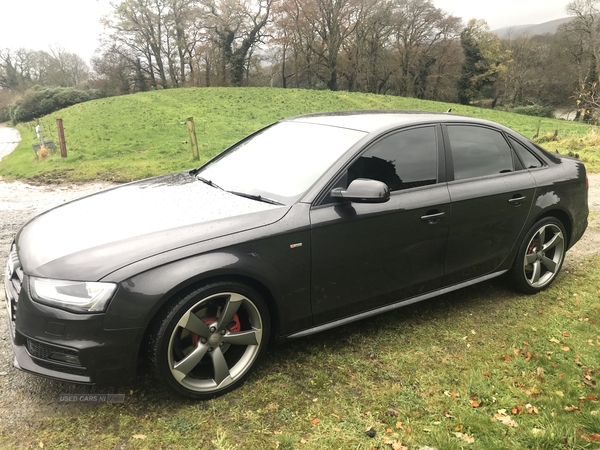 Audi A4 S LINE BLACK EDITION T in Down