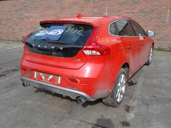 Volvo V40 R-DESIGN NAV + D3 in Armagh