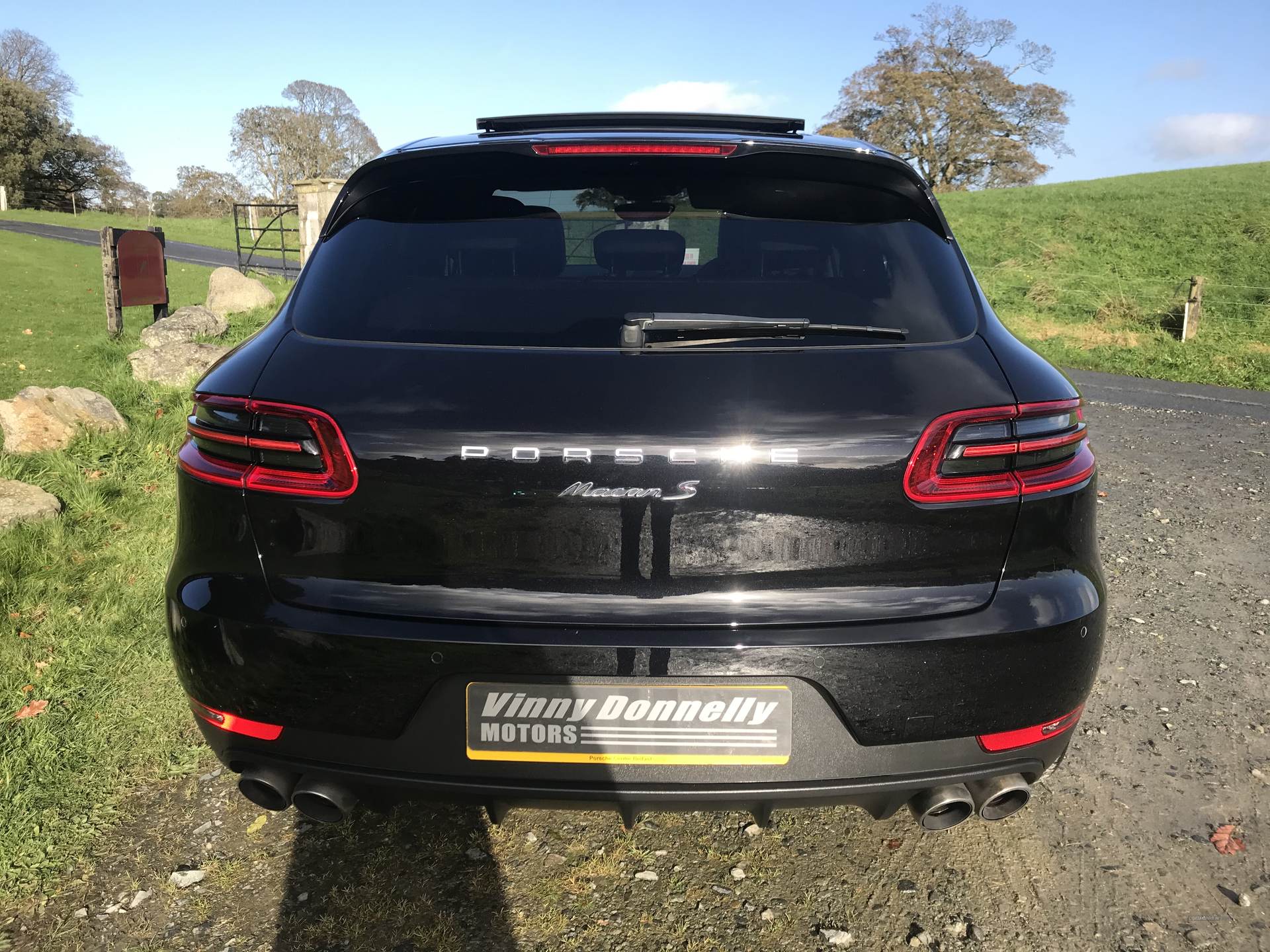 Porsche Macan S D S-A in Down