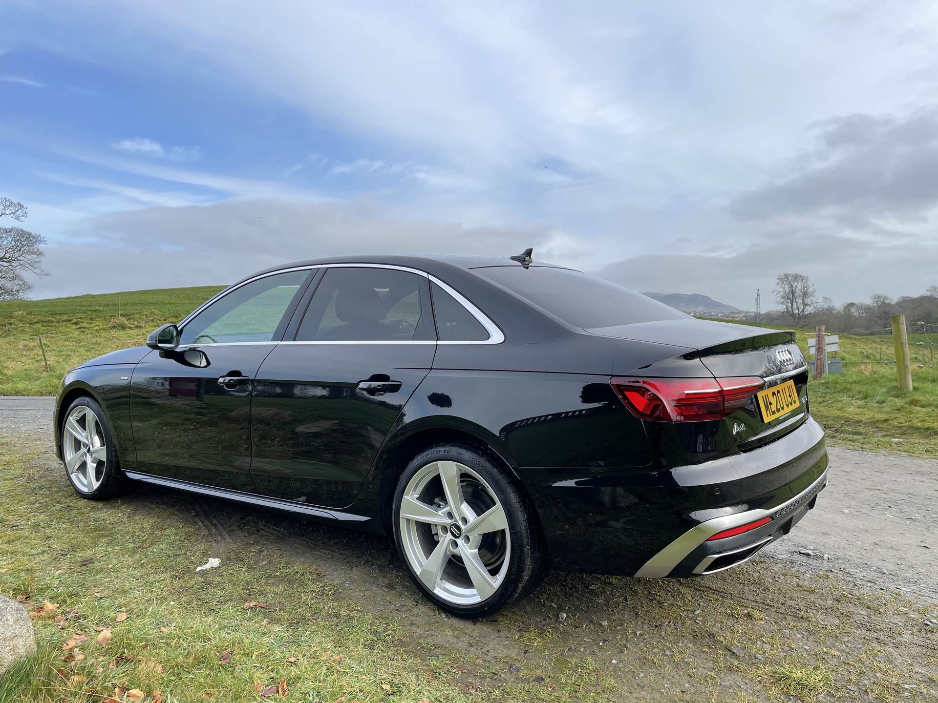 Audi A4 S LINE 35 TDI S-A in Down