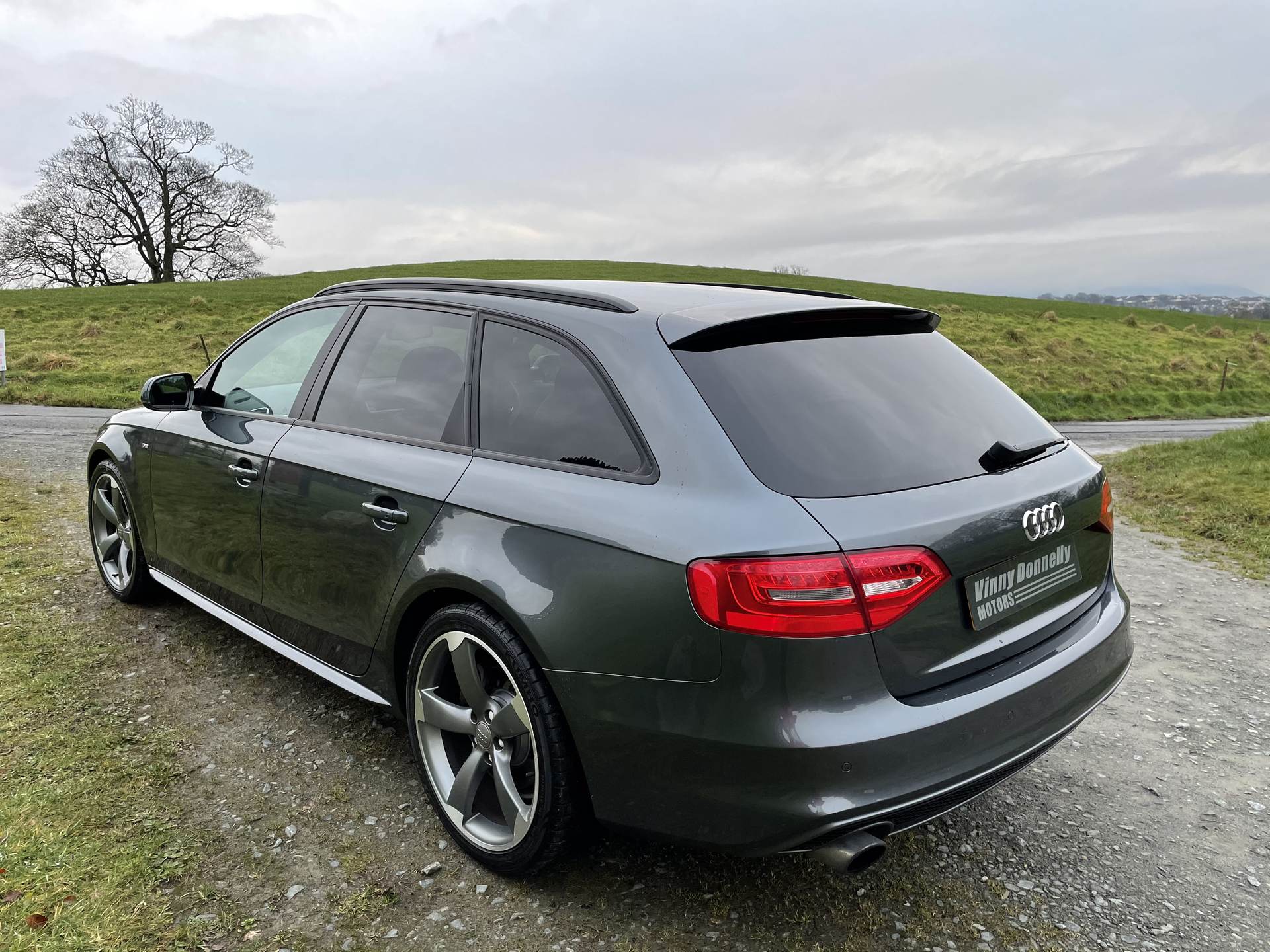 Audi A4 S LINE BLACK ED TFSI Q in Down