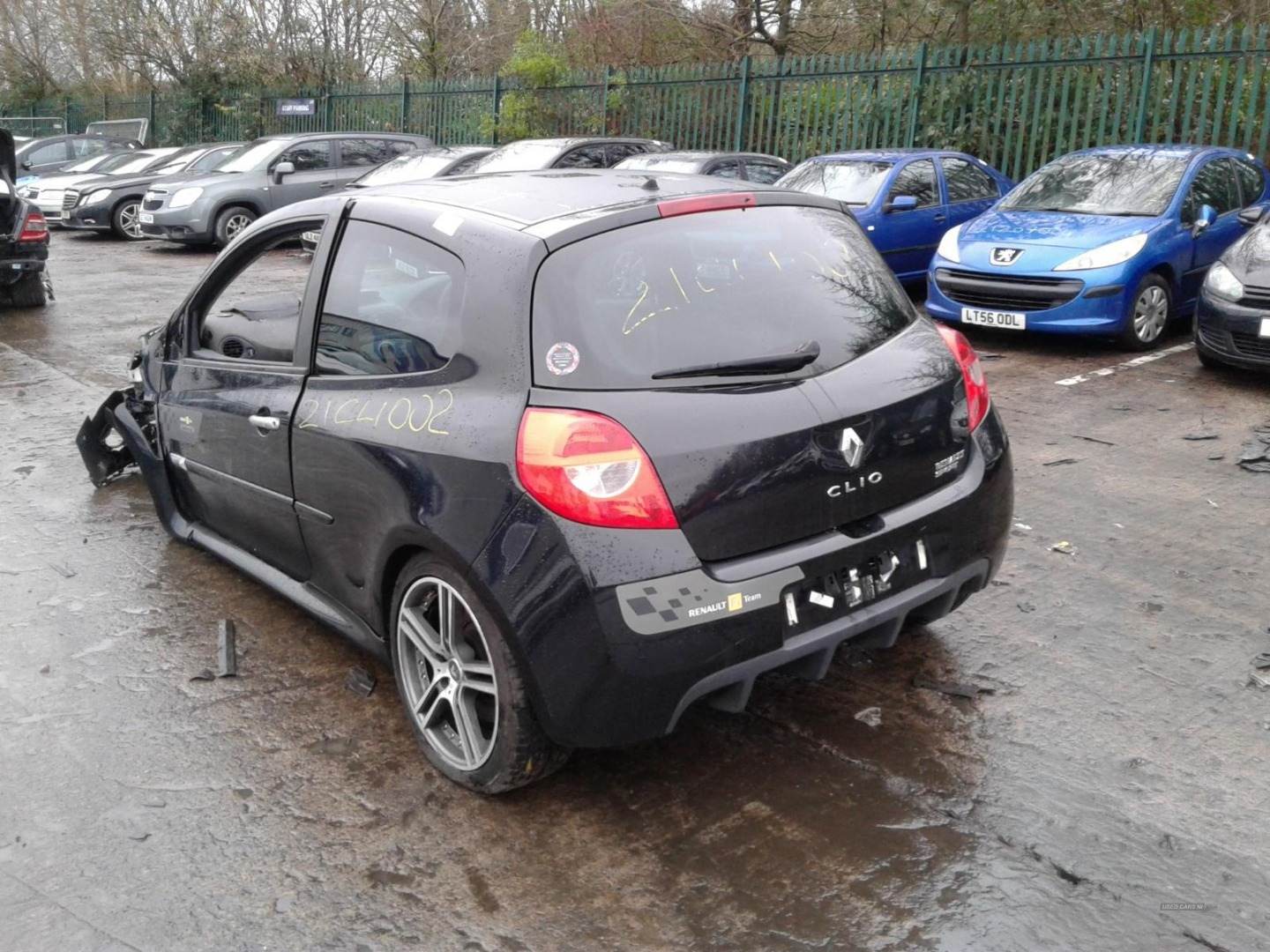 Renault Clio 2 Phase 2 3 Doors RS 2.0 16v Renault Sport specs, dimensions