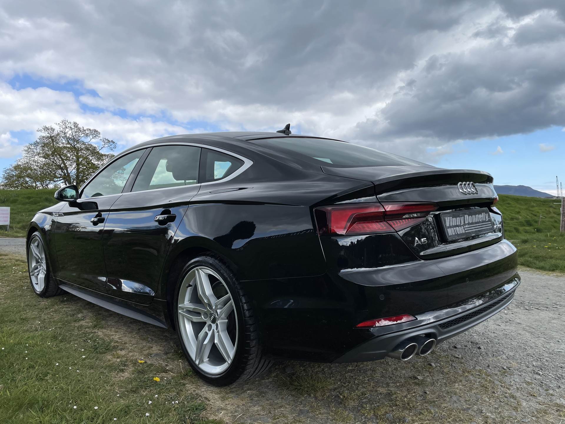 Audi A5 S LINE 40 TDI S-A in Down