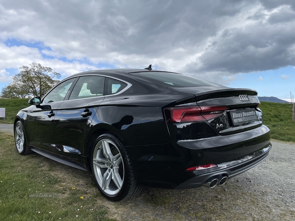 Audi A5 S LINE 40 TDI S-A in Down