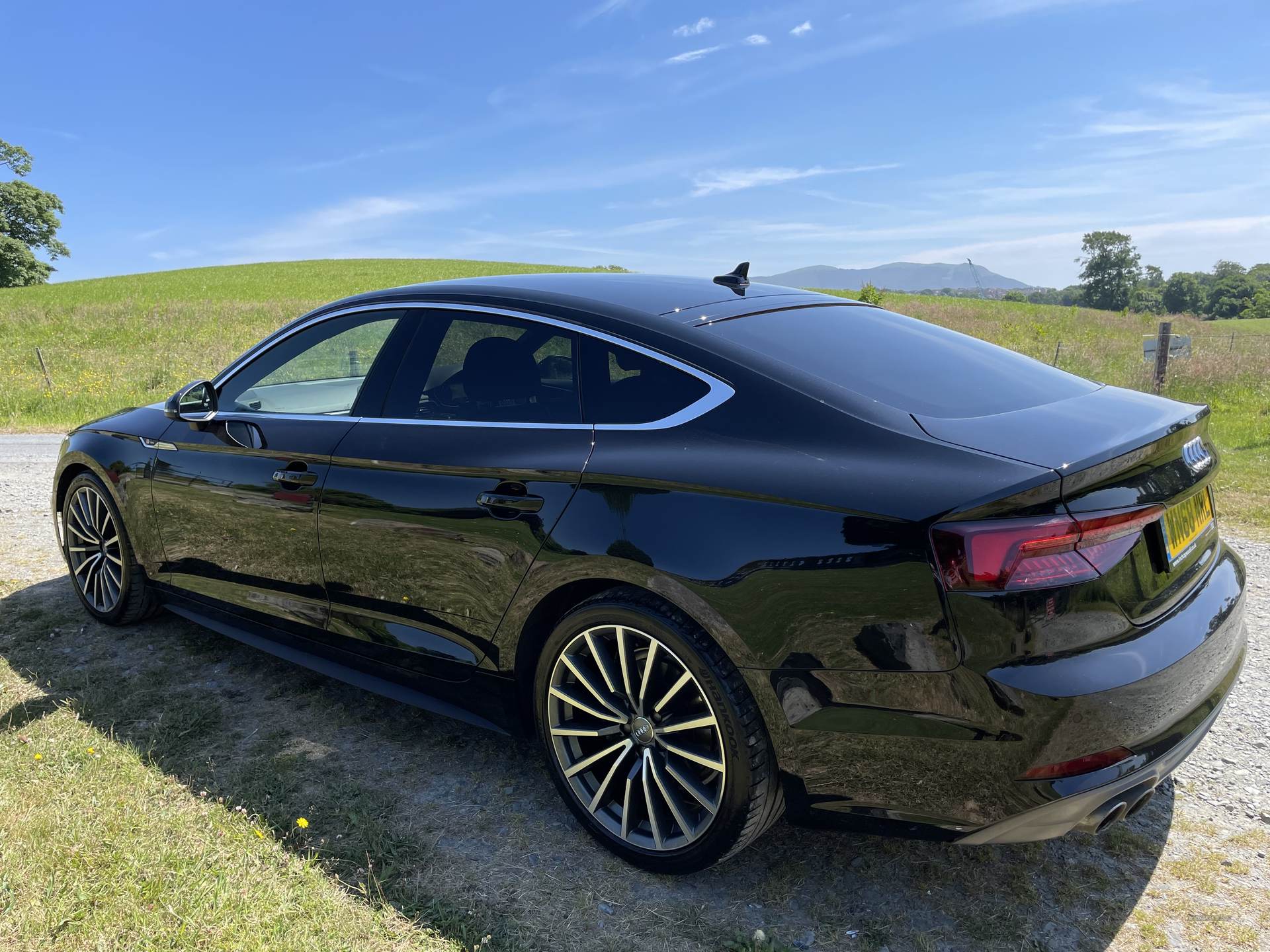 Audi A5 S LINE 40 TDI S-A in Down