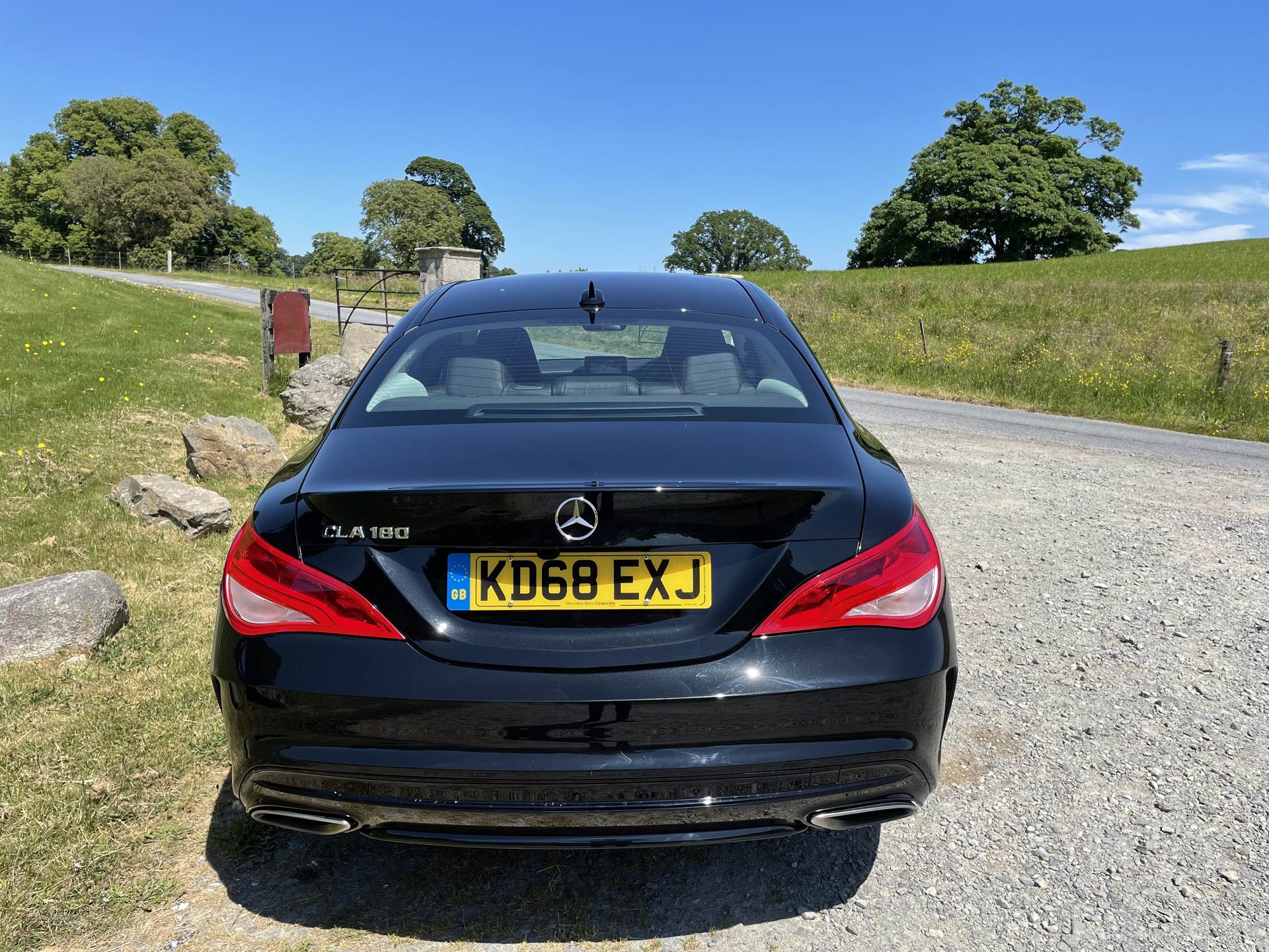 Mercedes CLA-Class 180 AMG LINE EDITION in Down