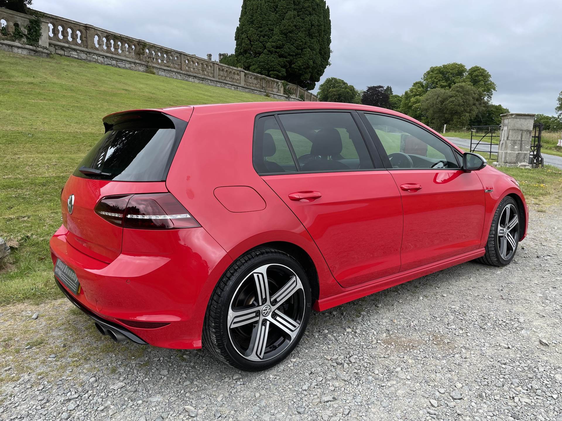 Volkswagen Golf R DSG in Down