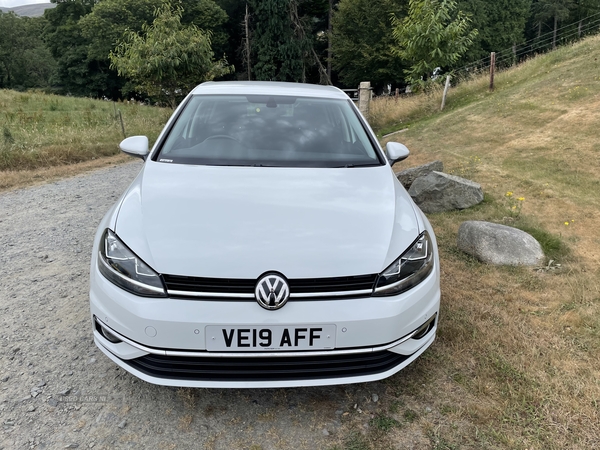 Volkswagen Golf MATCH TDI in Down