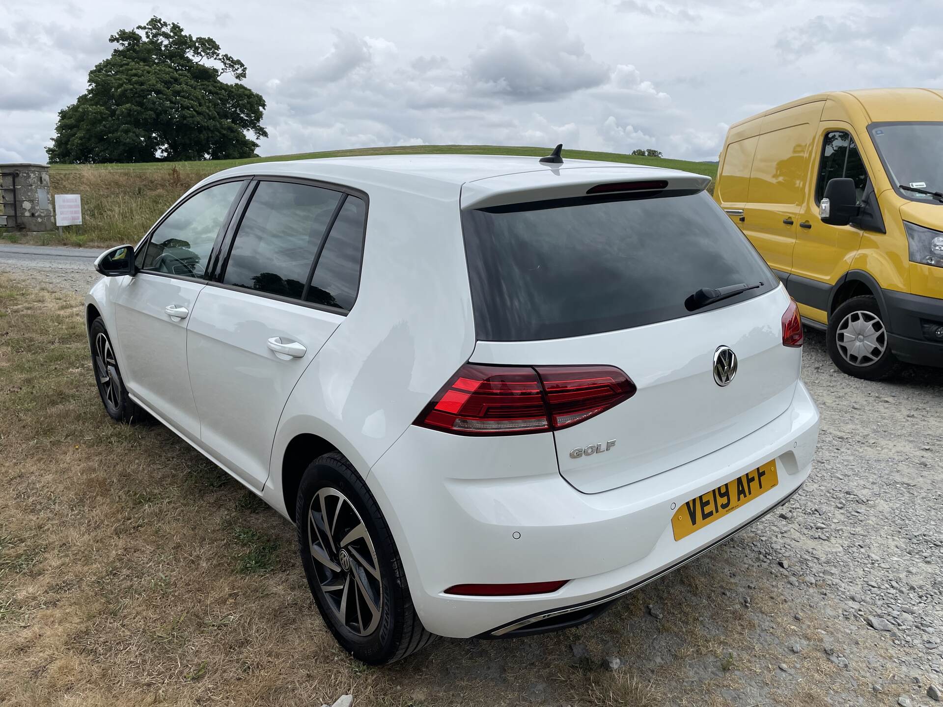 Volkswagen Golf MATCH TDI in Down