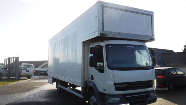 Daf 24ft 4"Luton furniture van with tying rails . Test in Down