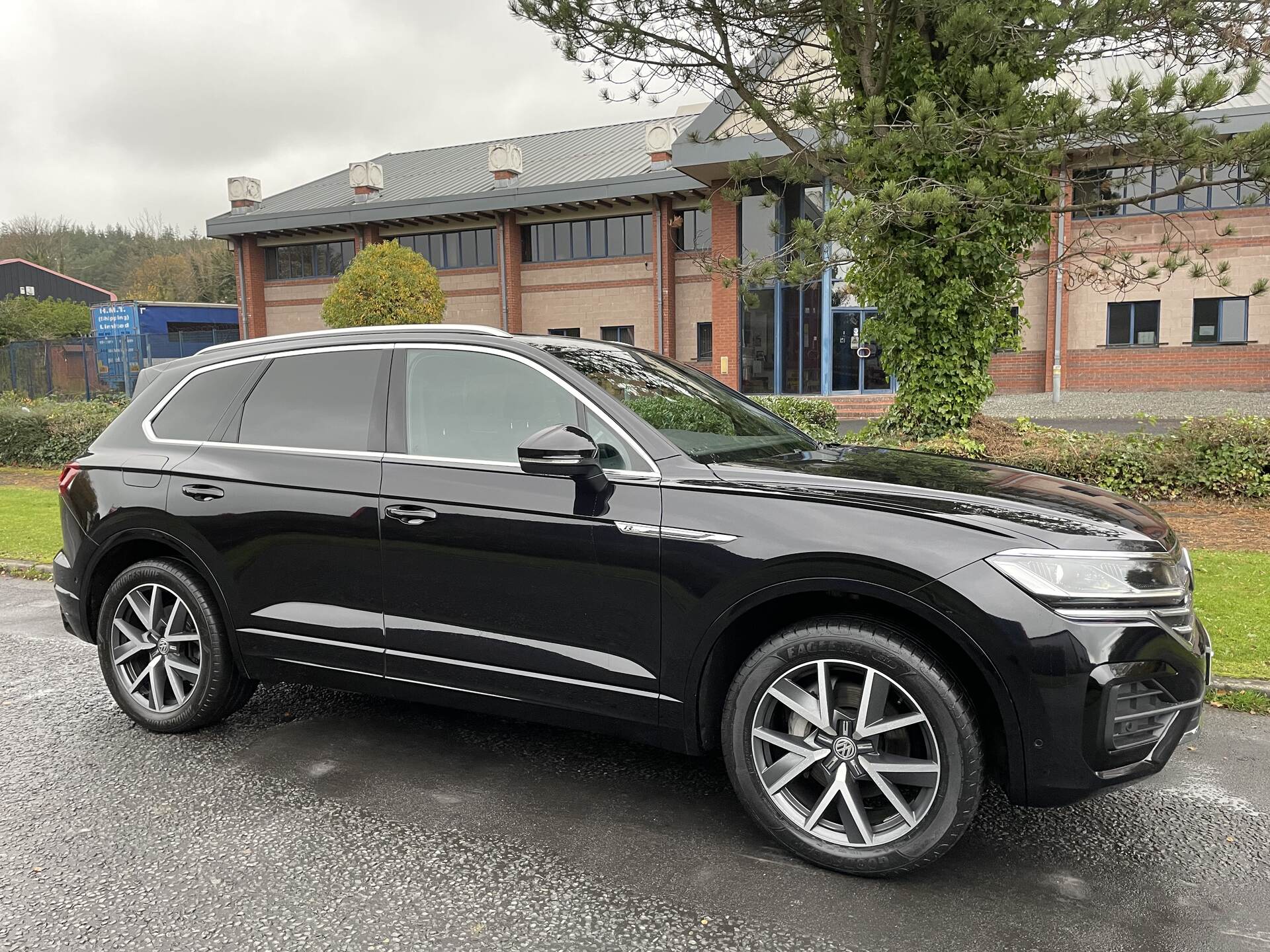 Volkswagen Touareg DIESEL ESTATE in Down