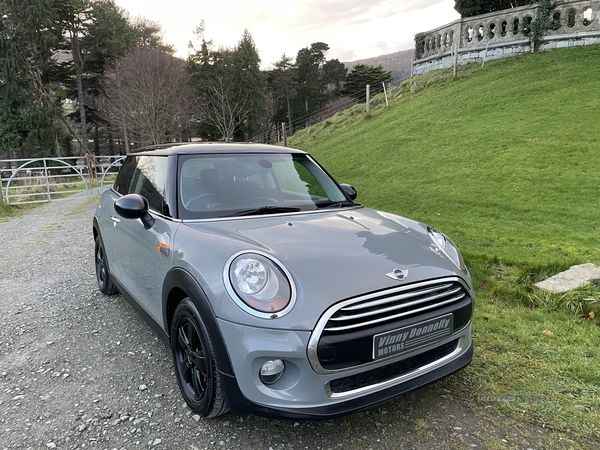 MINI Hatch in Down