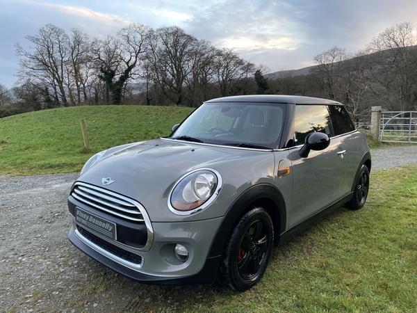 MINI Hatch in Down