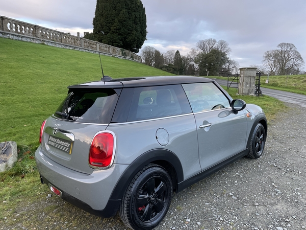 MINI Hatch in Down