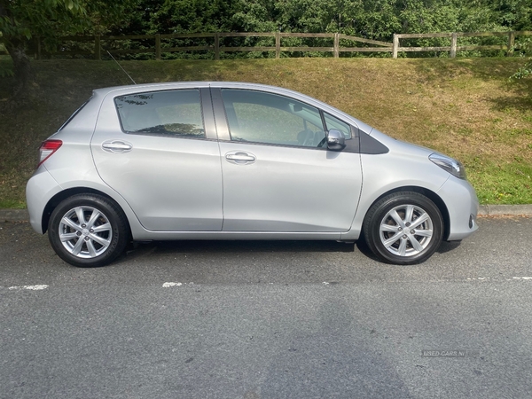 Toyota Yaris HATCHBACK in Down