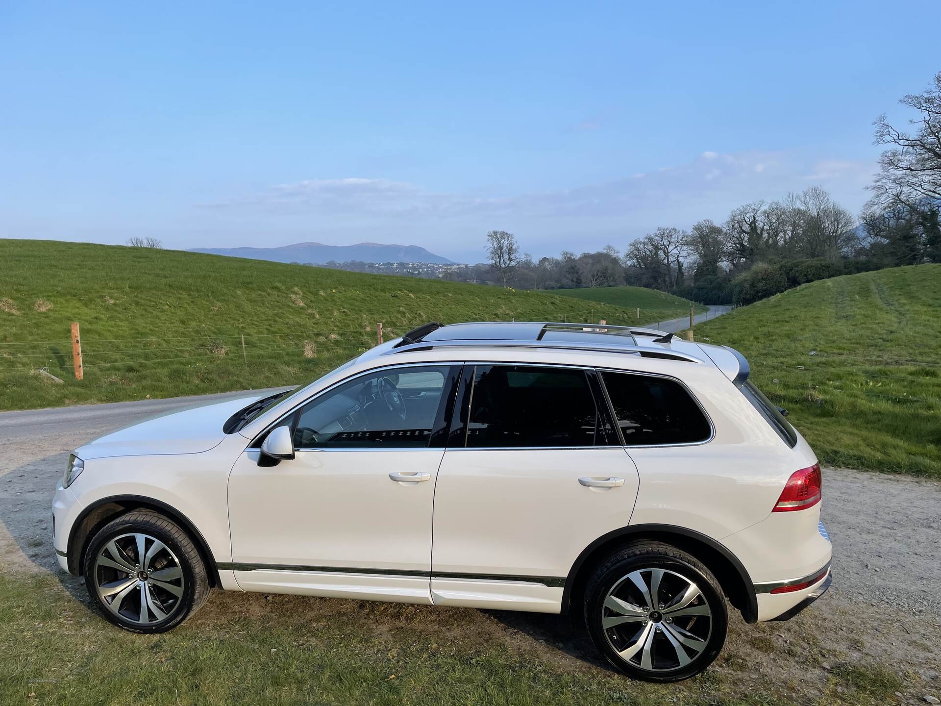 Volkswagen Touareg DIESEL ESTATE in Down