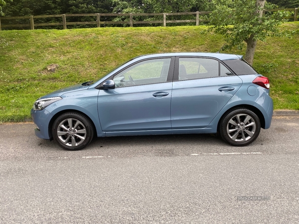 Hyundai i20 HATCHBACK in Down