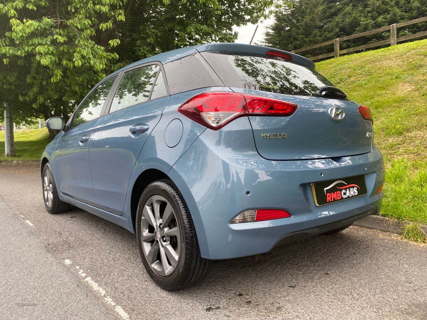 Hyundai i20 HATCHBACK in Down