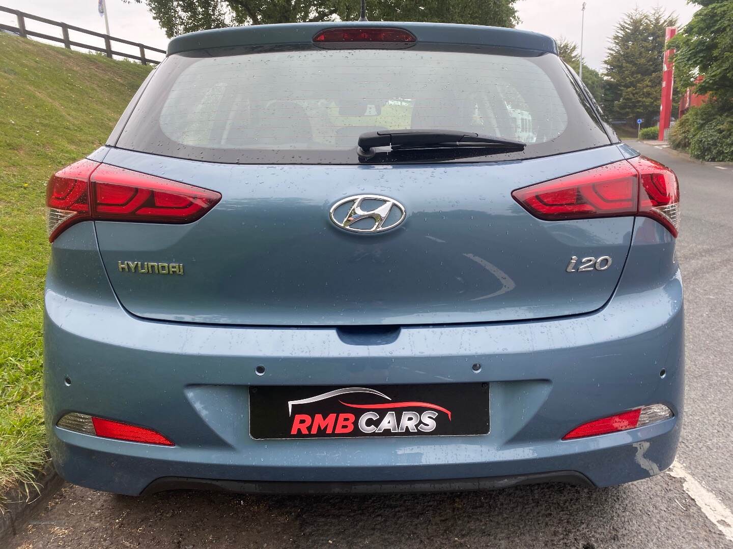 Hyundai i20 HATCHBACK in Down