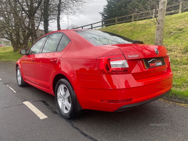 Skoda Octavia HATCHBACK in Down