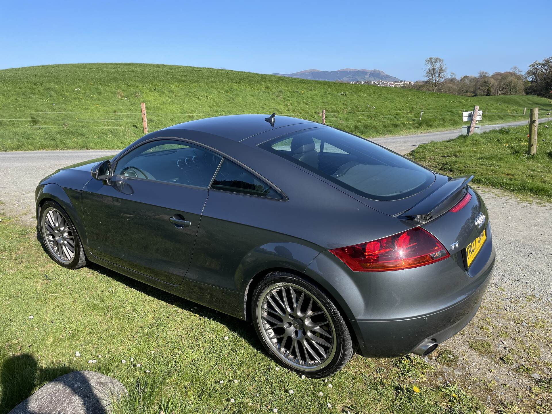 Audi TT COUPE in Down