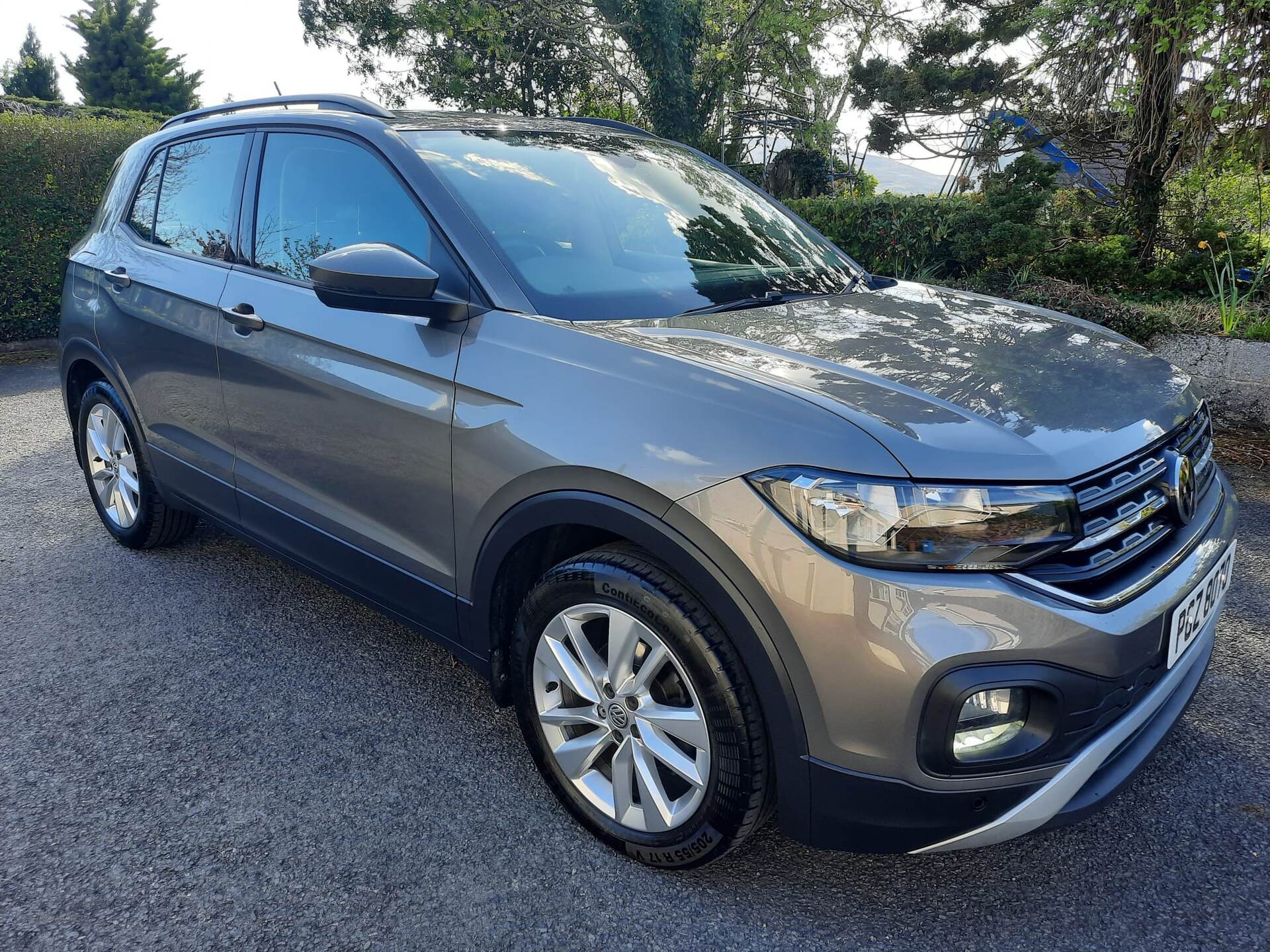 Volkswagen T-Cross ESTATE in Down