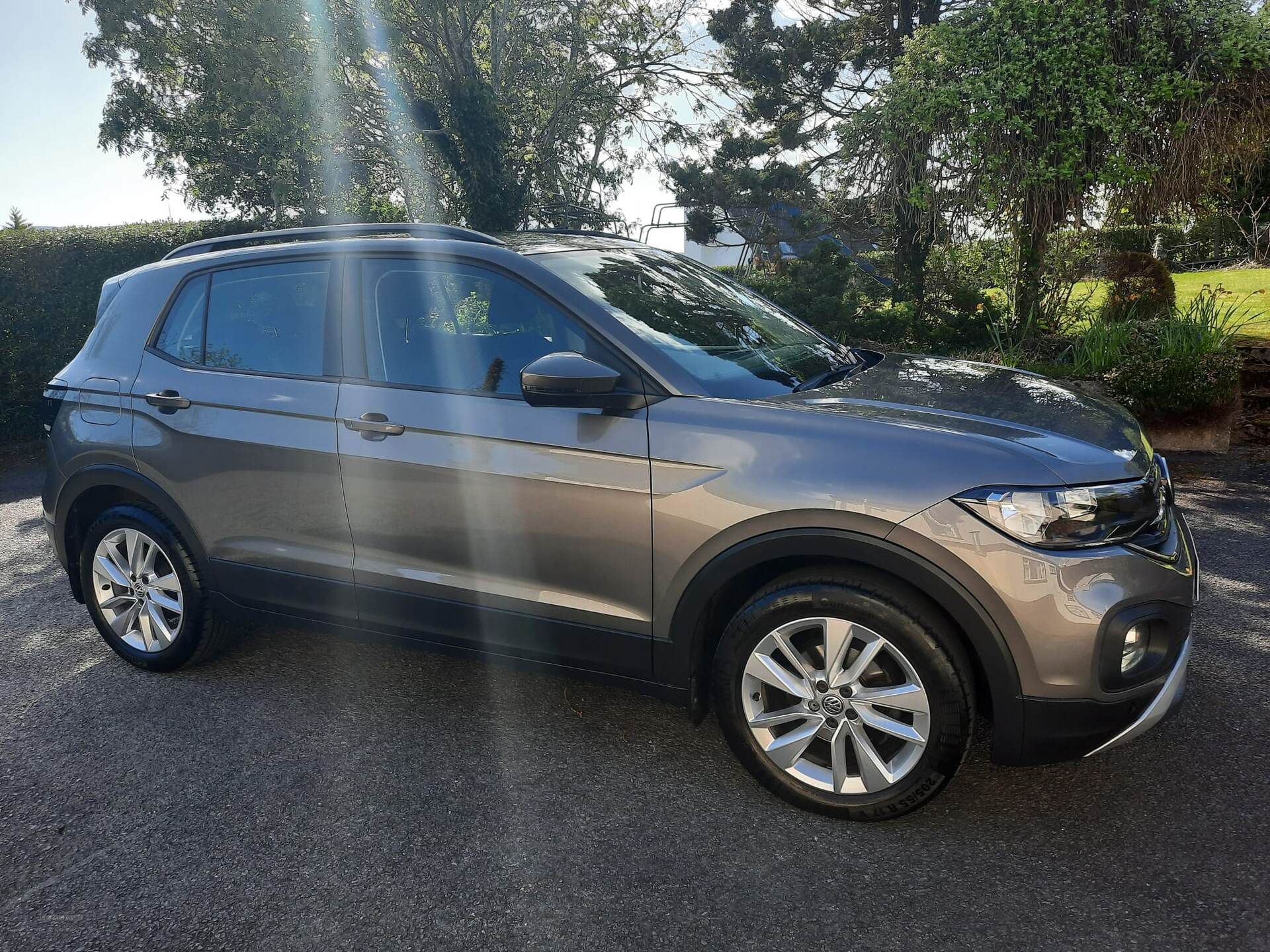 Volkswagen T-Cross ESTATE in Down