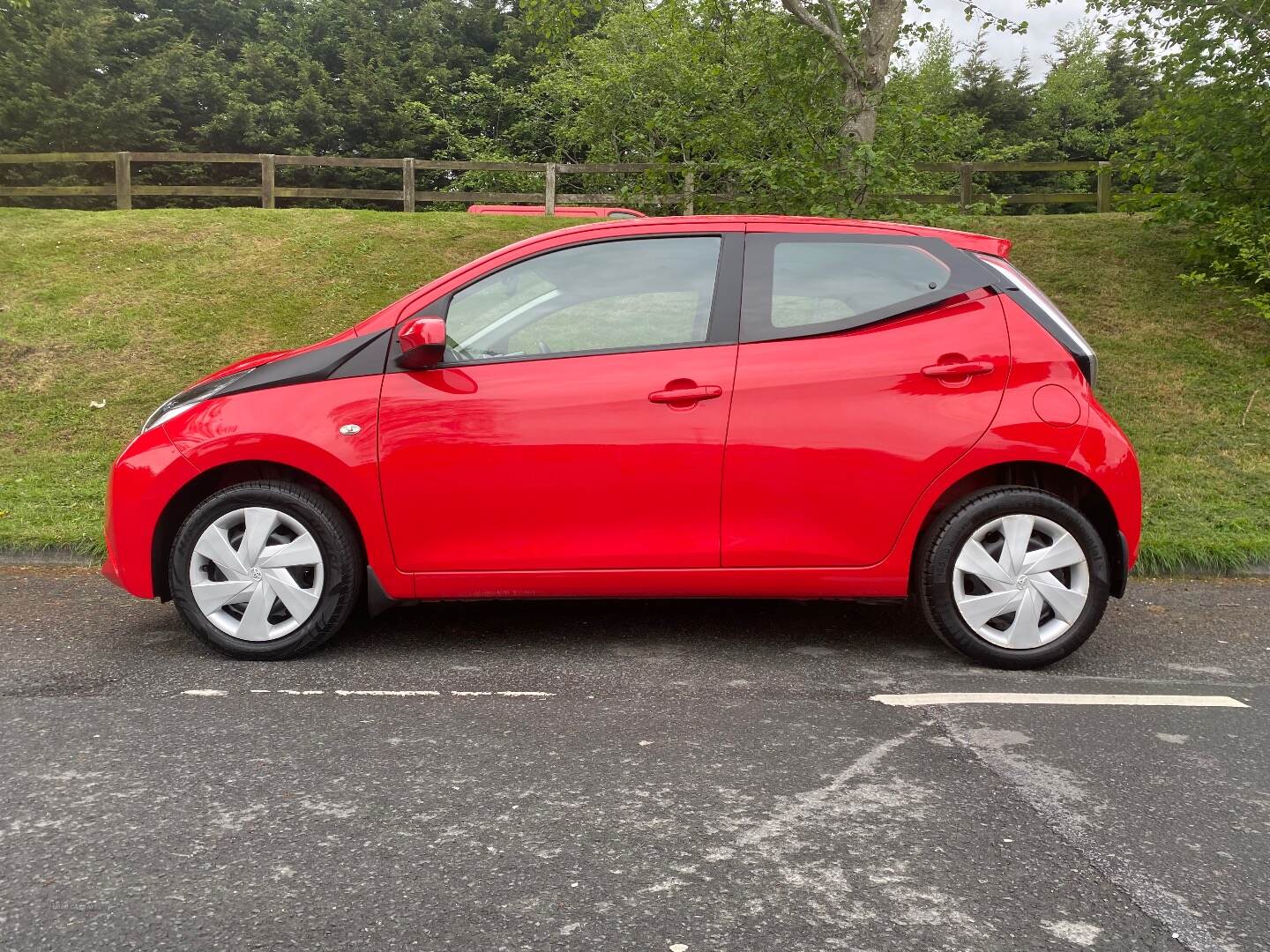 Toyota Aygo HATCHBACK in Down