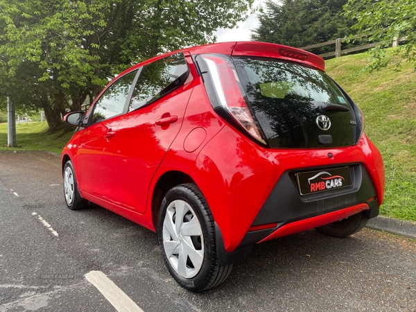 Toyota Aygo HATCHBACK in Down