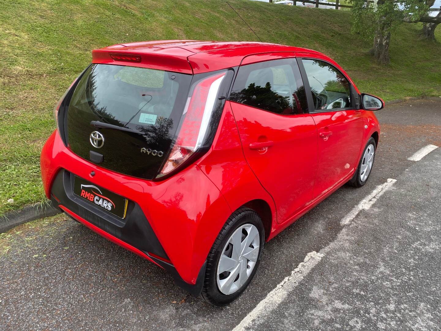 Toyota Aygo HATCHBACK in Down