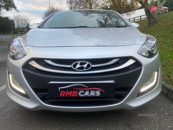 Hyundai i30 HATCHBACK in Down