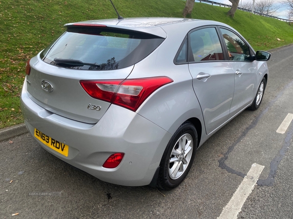 Hyundai i30 HATCHBACK in Down