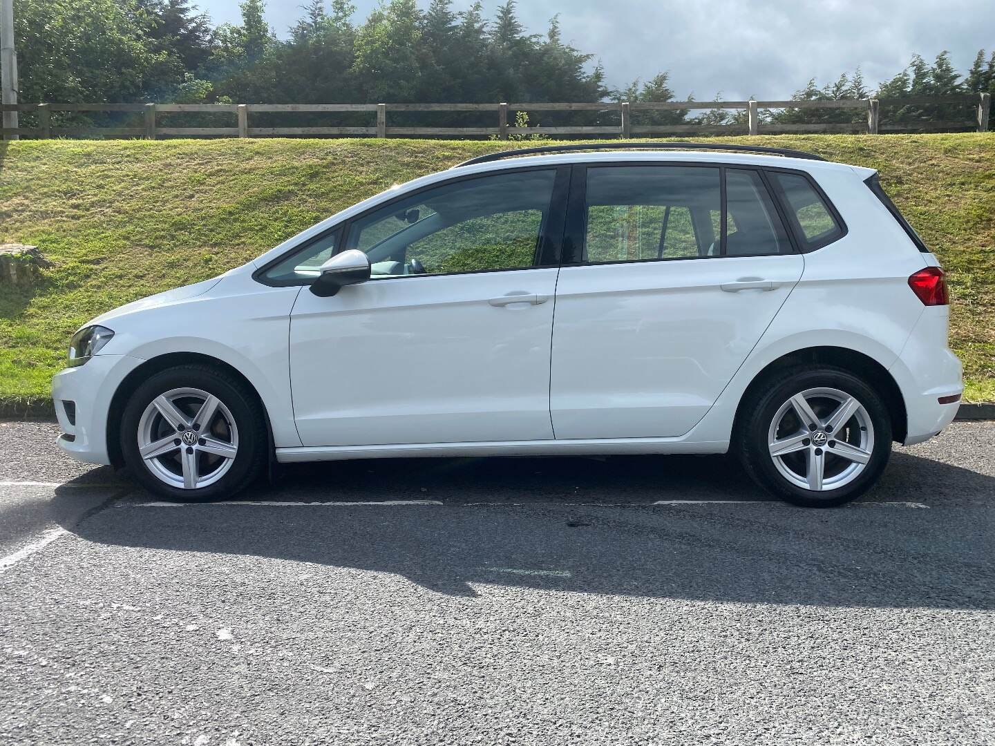 Volkswagen Golf SV DIESEL HATCHBACK in Down