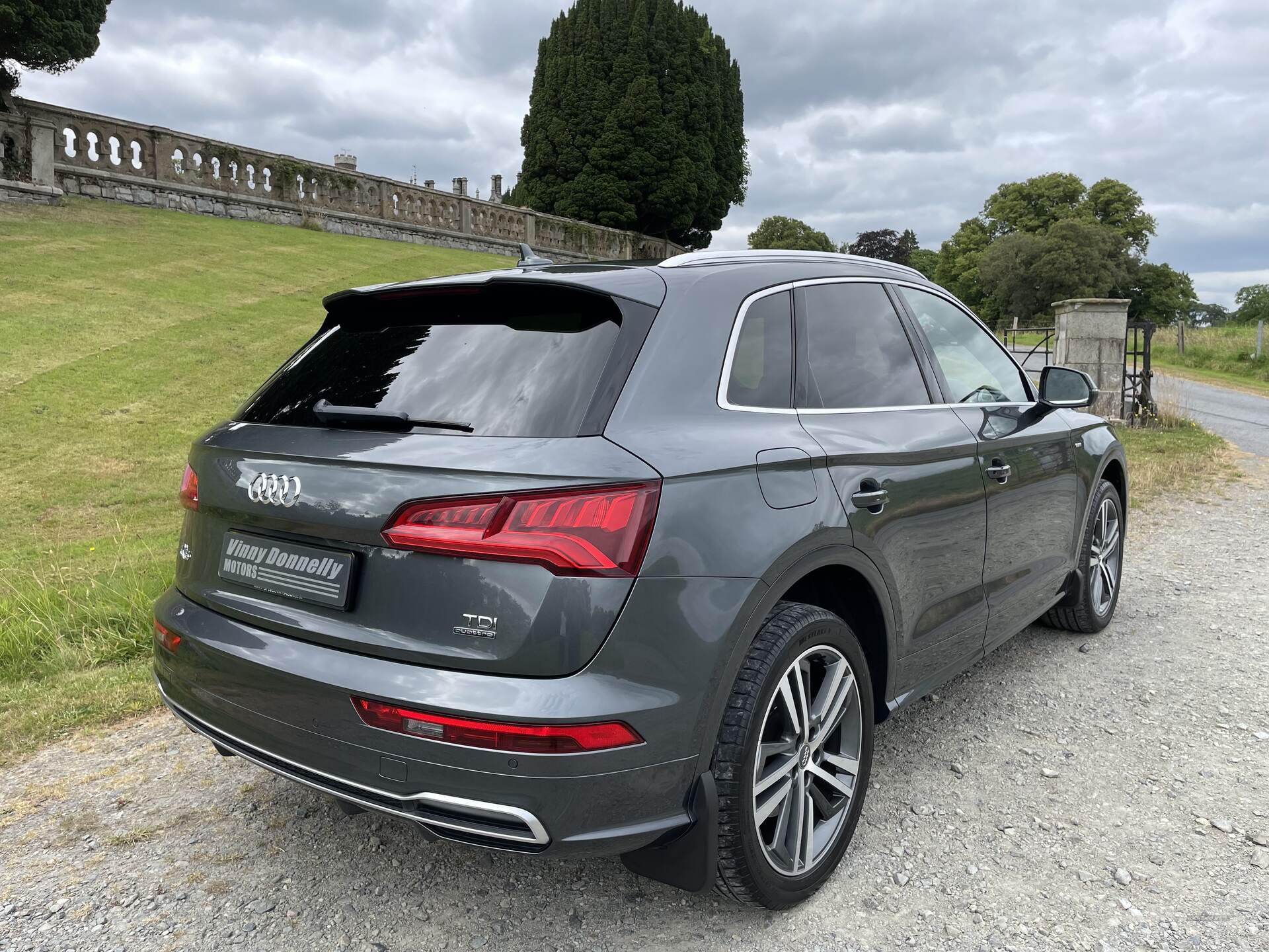 Audi Q5 DIESEL ESTATE in Down