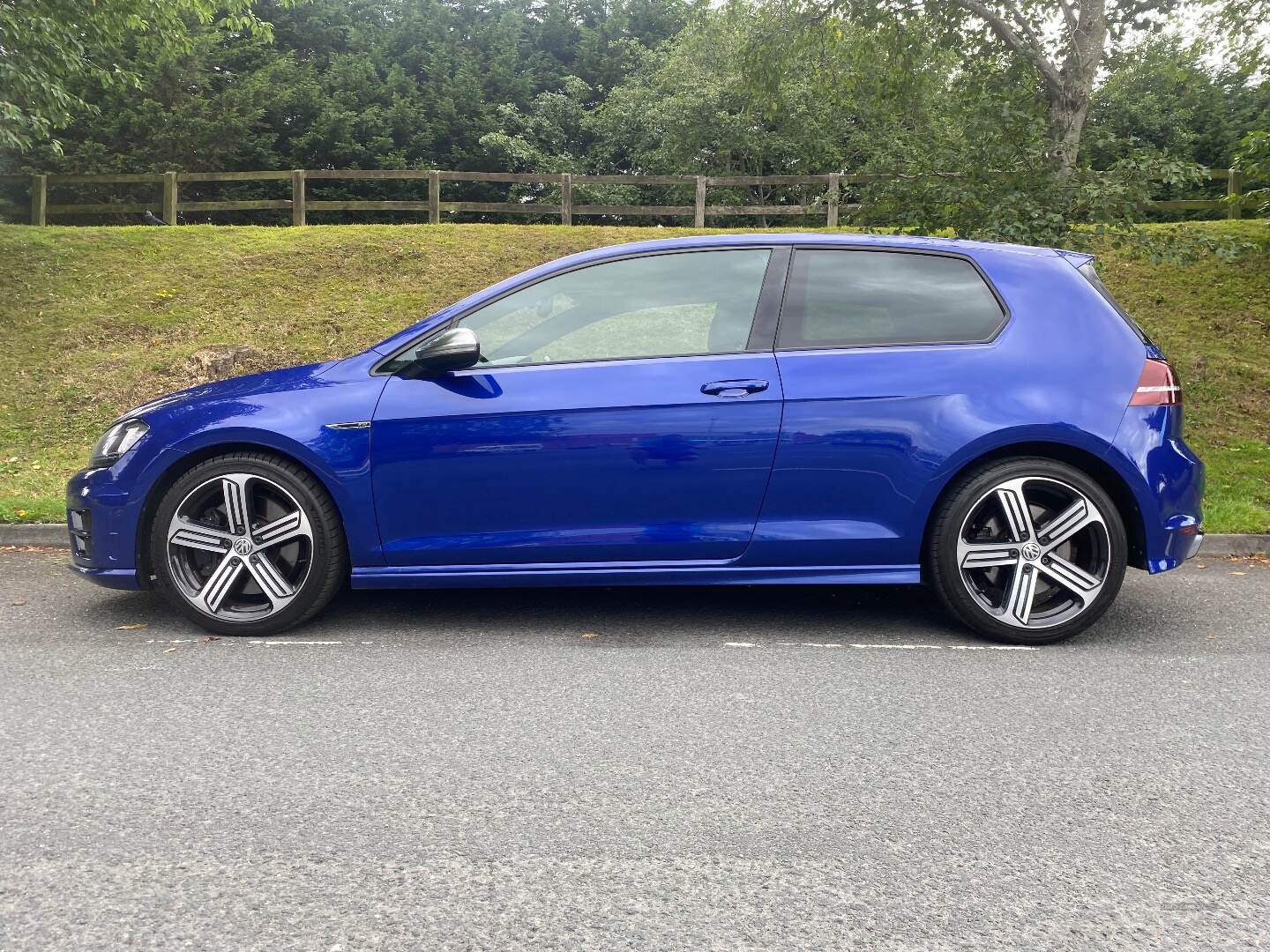 Volkswagen Golf HATCHBACK in Down