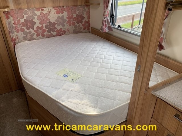 Bailey Unicorn Valencia Fixed Bed, Separate Shower in Down