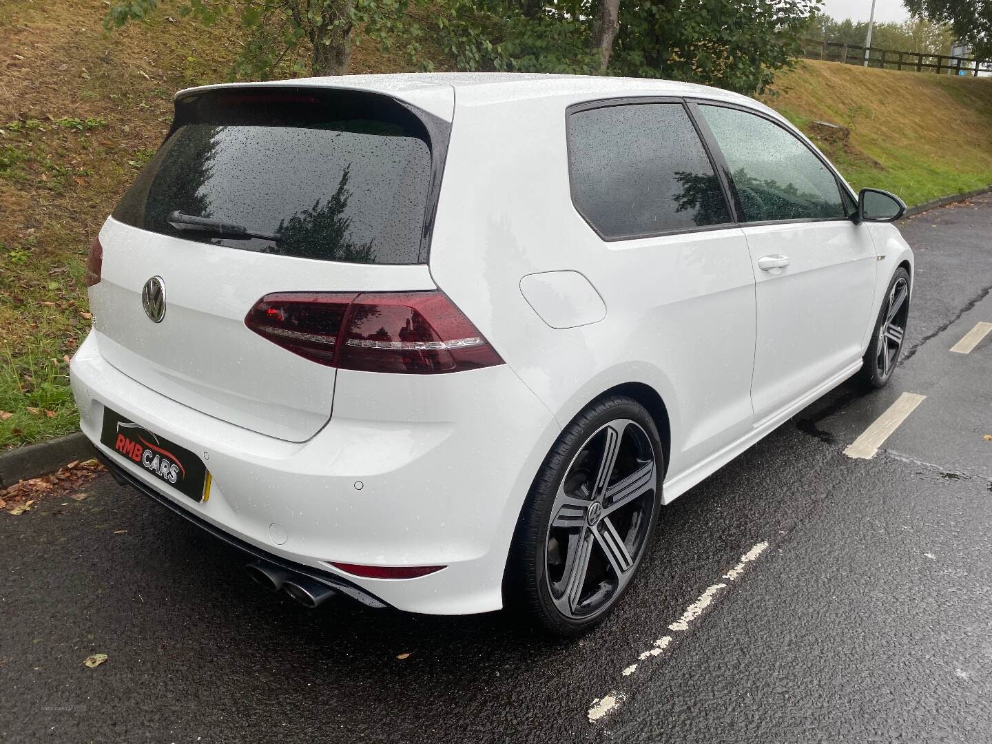 Volkswagen Golf HATCHBACK in Down