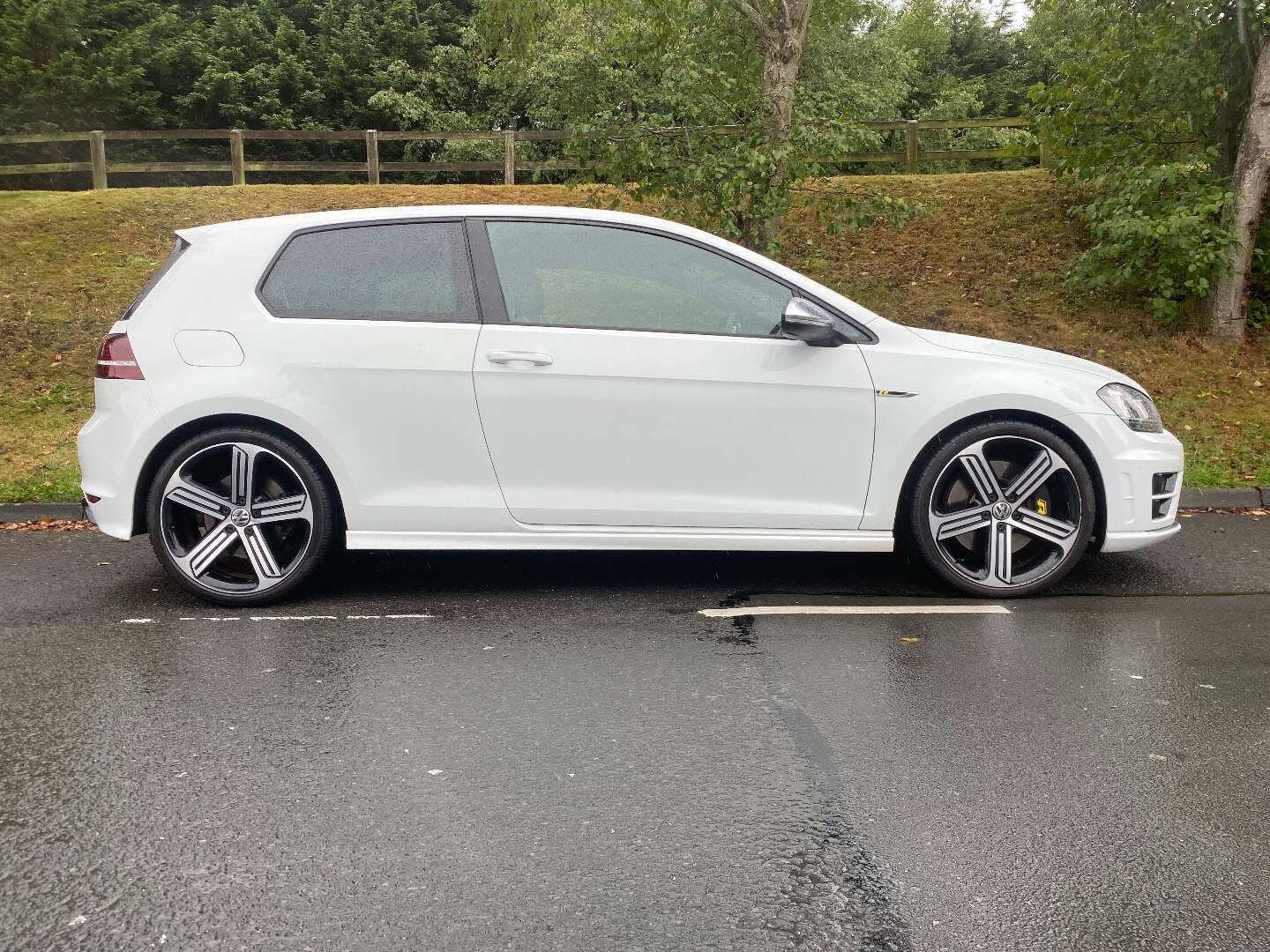 Volkswagen Golf HATCHBACK in Down