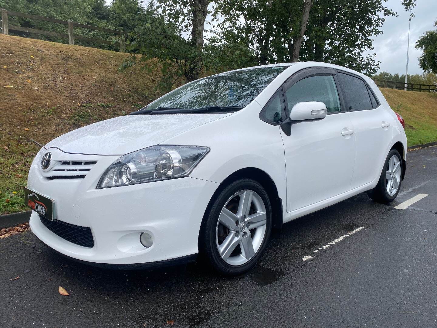 Toyota Auris HATCHBACK in Down