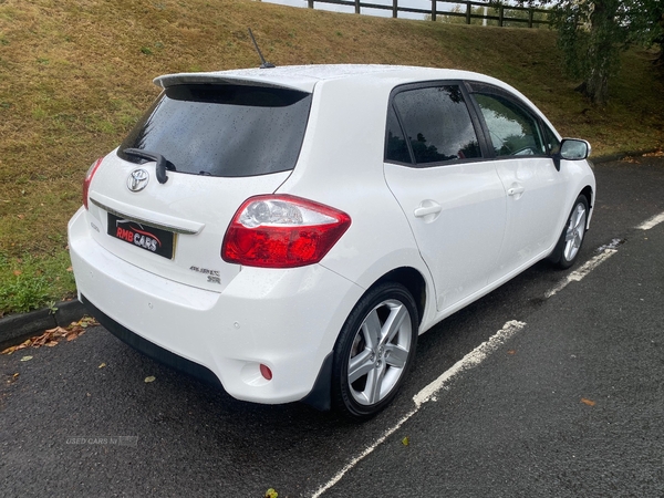 Toyota Auris HATCHBACK in Down