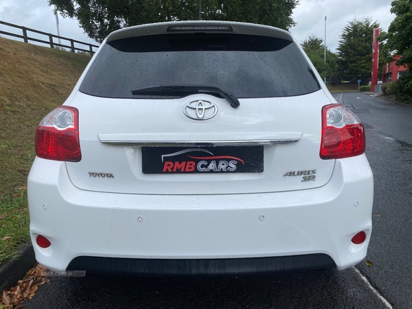 Toyota Auris HATCHBACK in Down