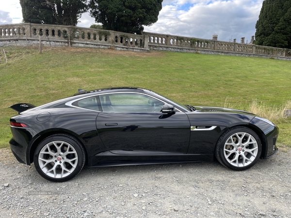 Jaguar F-Type COUPE in Down