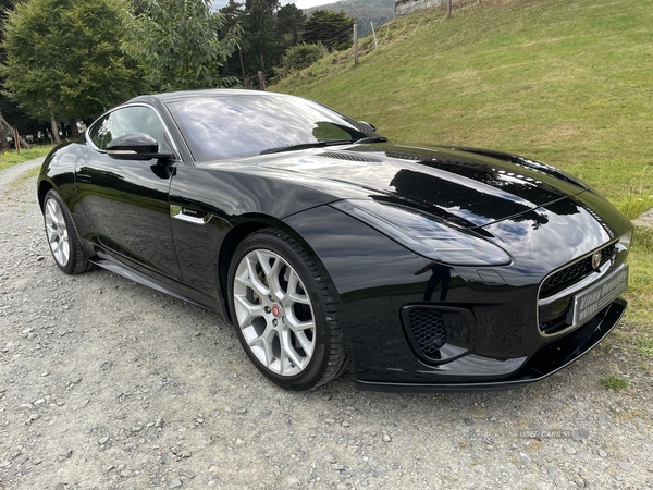 Jaguar F-Type COUPE in Down