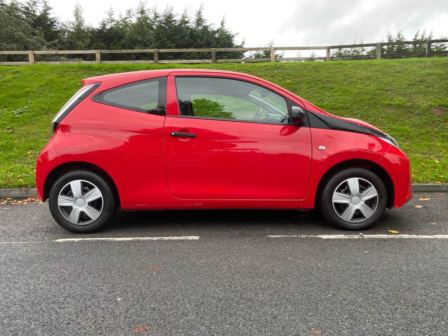 Toyota Aygo HATCHBACK in Down