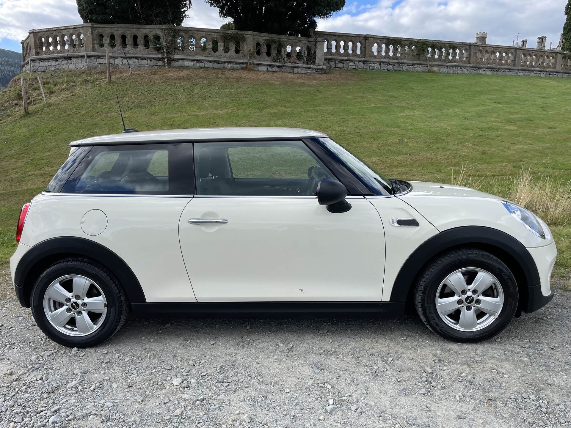 MINI Hatch DIESEL in Down