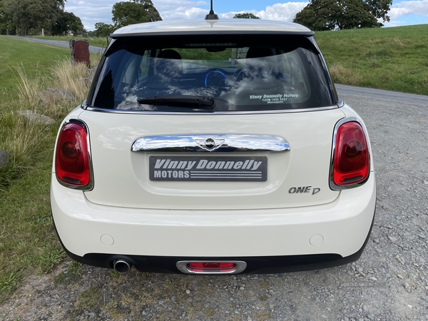 MINI Hatch DIESEL in Down