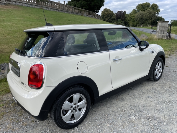 MINI Hatch DIESEL in Down